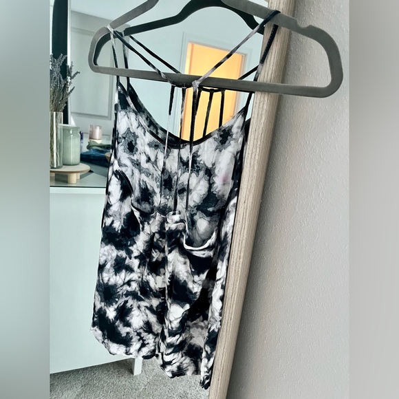 Flowy Tie Dye Tank Top - Picture 2 of 4